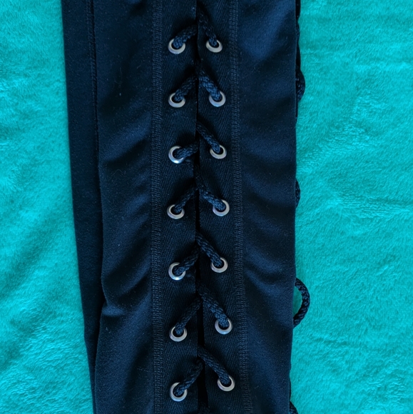 Zumba Black Lace-Up Leggings - Picture 4 of 4